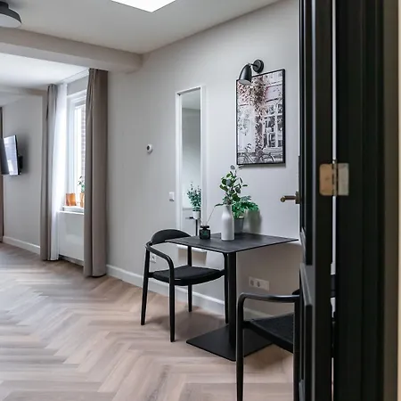 Limehome The Hague Keizerstraat-2